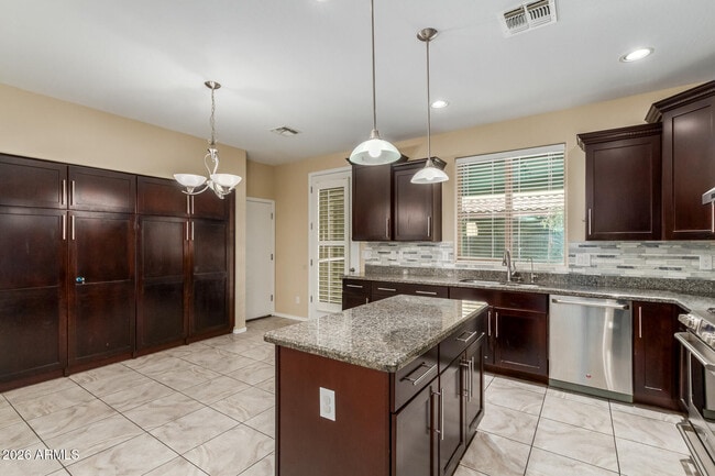 Building Photo - 1684 W Pelican Dr