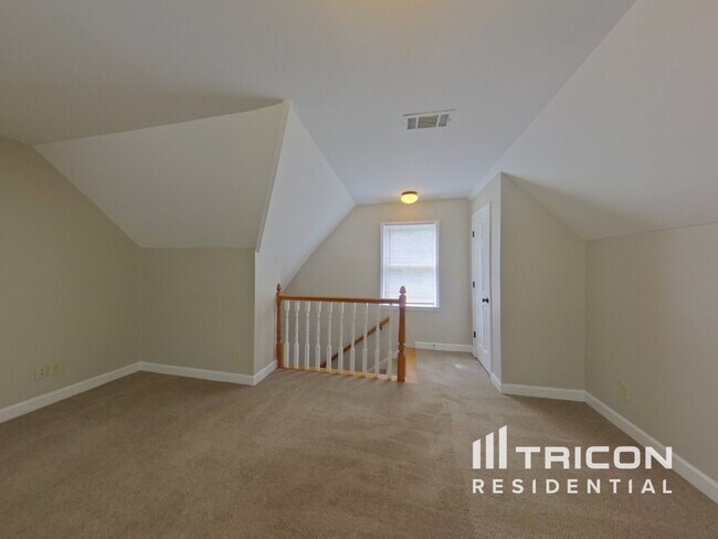 Building Photo - 1041 Henry Terrace