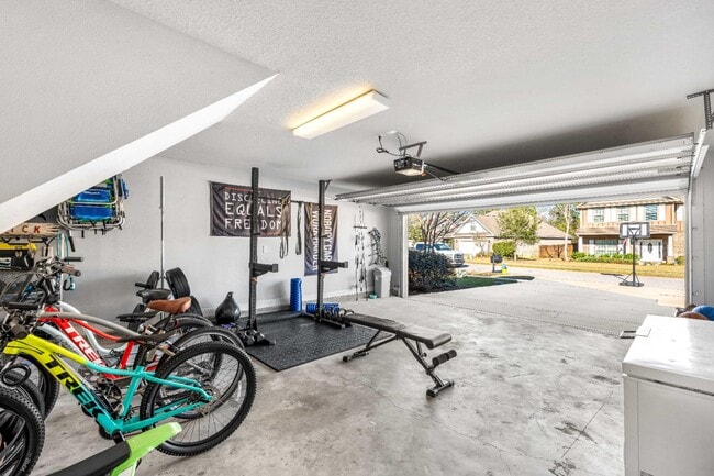 Building Photo - 169 Windchime Way