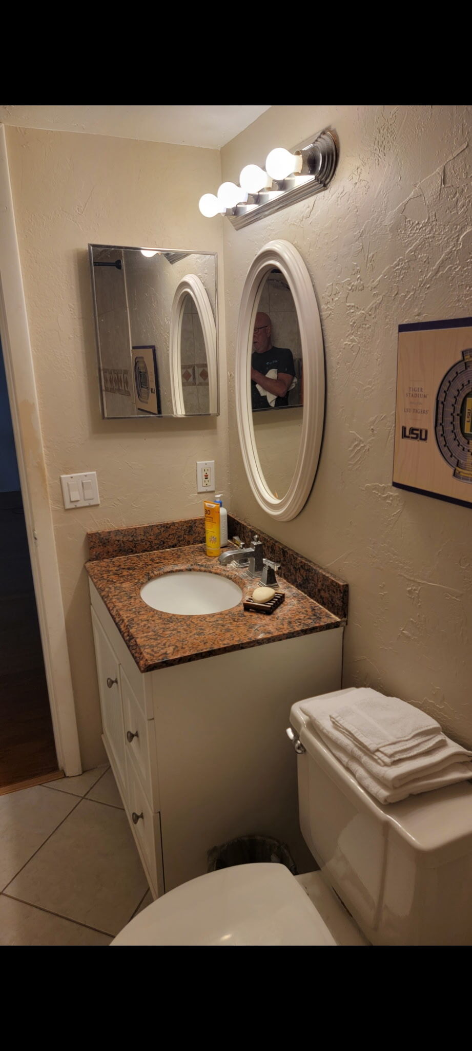 Guest bathroom - 5647 Summer Side Ln