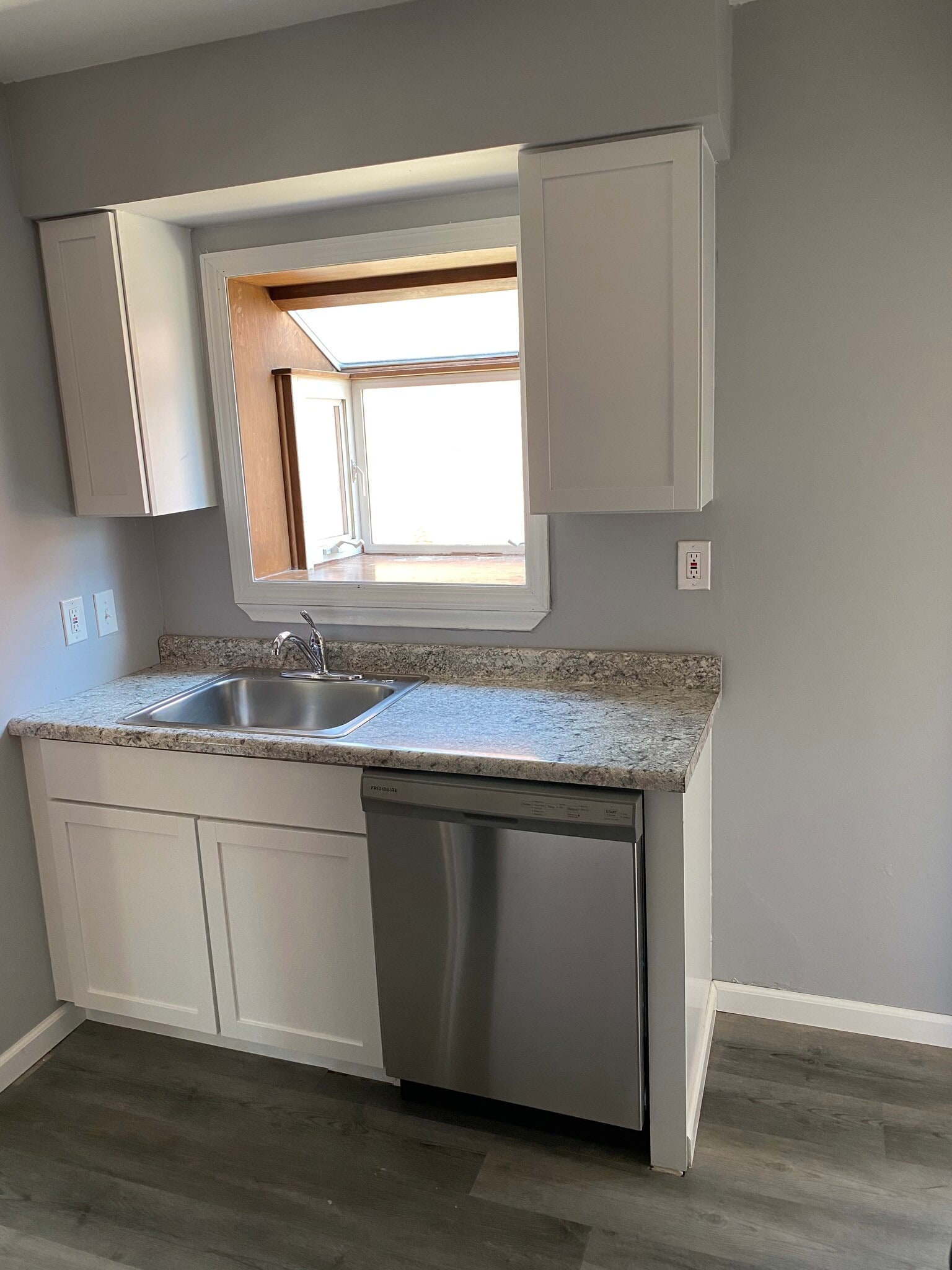 Building Photo - 11448 Columbia