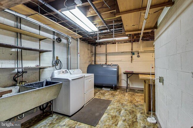 Building Photo - 14904 Claude Ln