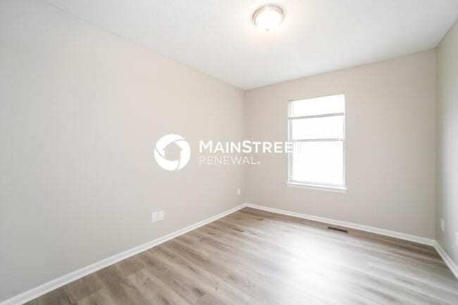 Building Photo - 1016 NE Queens Ct