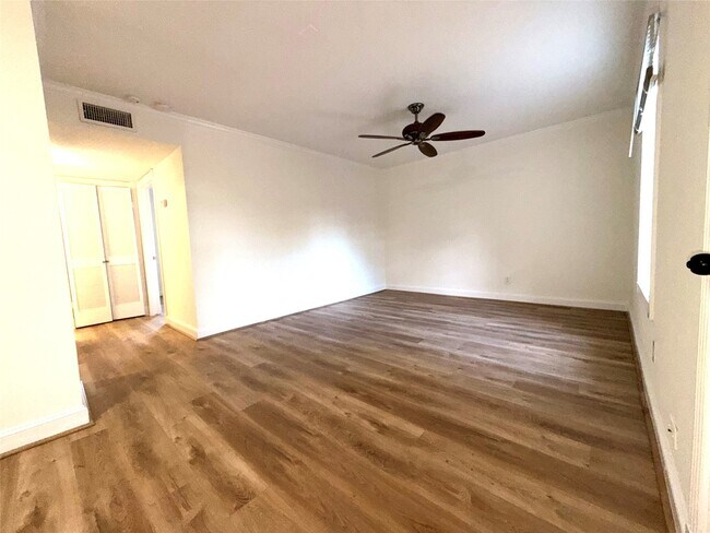 Building Photo - 9029 Gaylord Dr