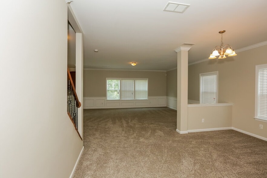 Building Photo - 4315 Houldsworth Dr