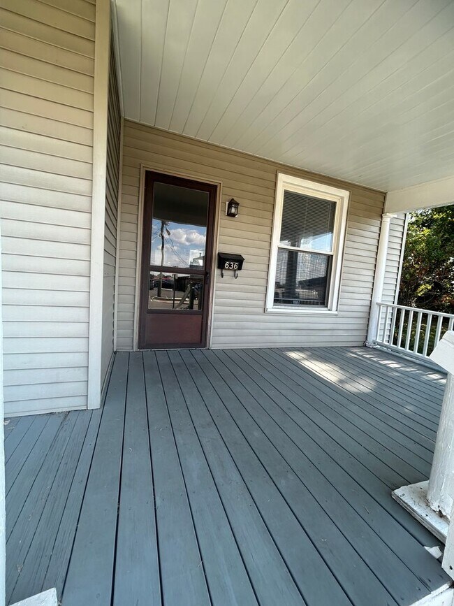 Building Photo - 636 Forest Rose Ave.