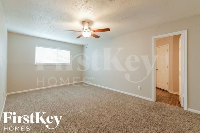Building Photo - 13275 Lake Breeze Ln
