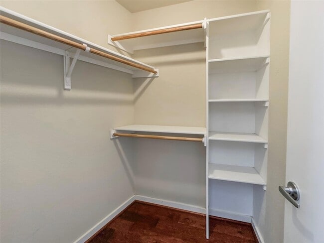 Building Photo - 2114 Goodrich Ave