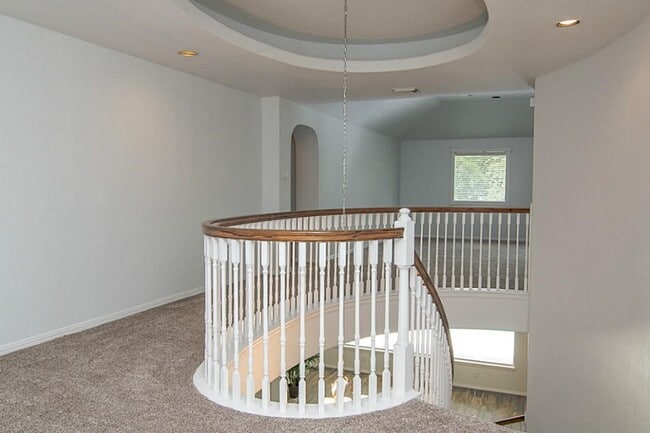 Building Photo - 143 N Shawnee Ridge Cir