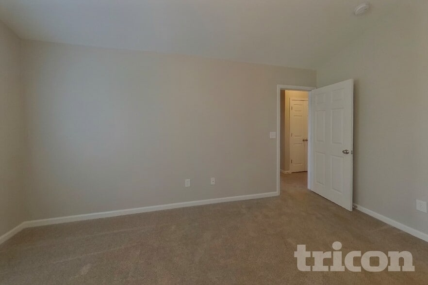 Building Photo - 9514 Parkridge Dr