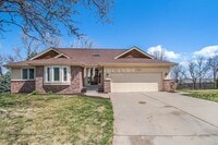Building Photo - Castle Ridge 5 Bedroom Ranch
