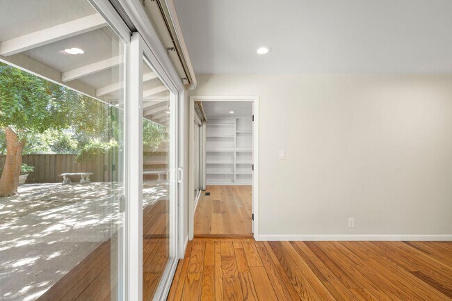 Building Photo - 810 Monte Rosa Dr