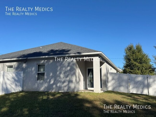 Building Photo - 1999 Marshall St