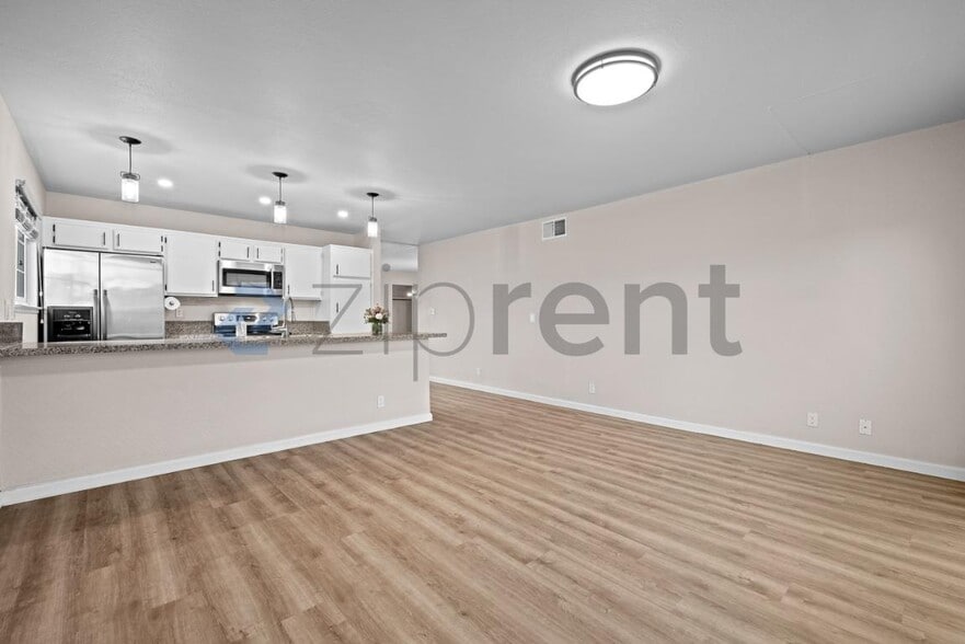 Building Photo - 208 Richard Pl