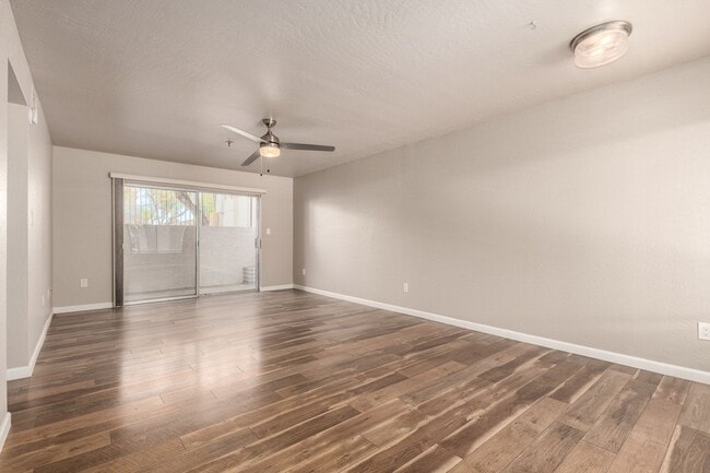 Building Photo - New Listing in Scottsdale