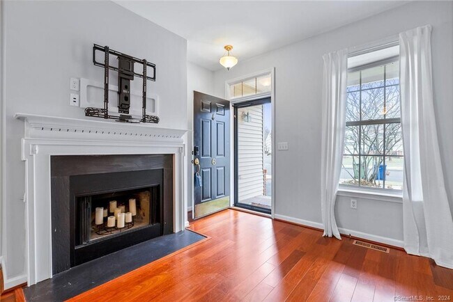 Building Photo - 6 Rhodora Terrace