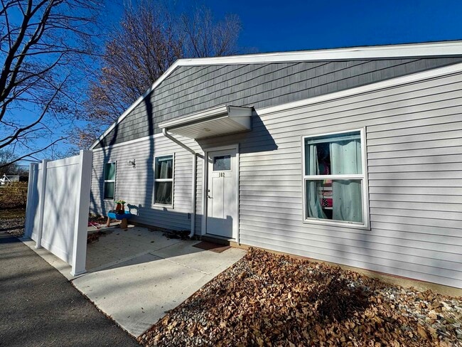 Building Photo - 3515 Lower Huntington Rd