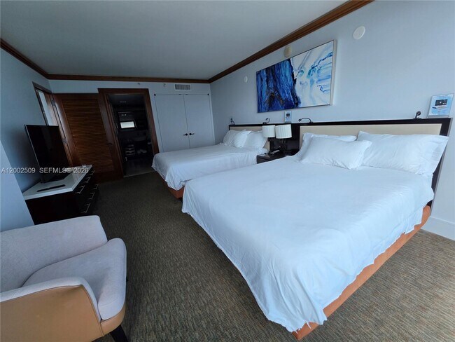 Building Photo - 6801 Collins Ave