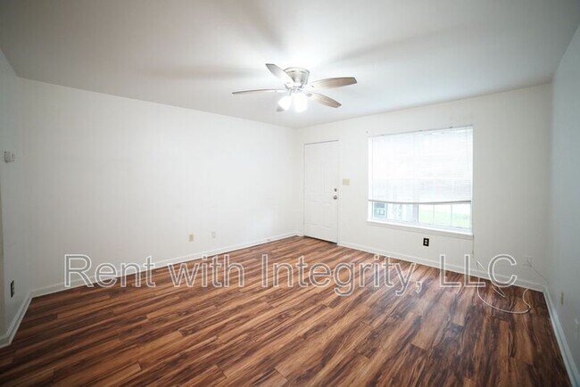 Building Photo - 2555 Chateau Ln
