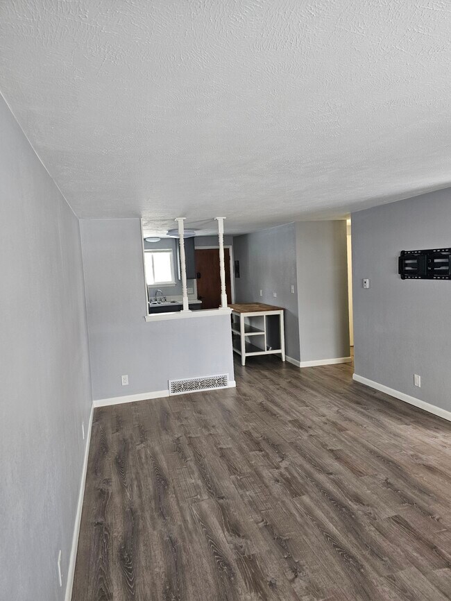Building Photo - 1119 Winona Dr
