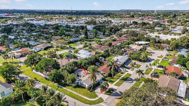 Building Photo - 954 SE 7th St