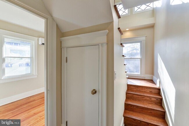 Building Photo - 4215 River Rd NW