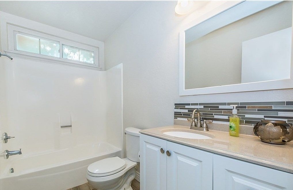 Building Photo - 13739 Sylmar Dr