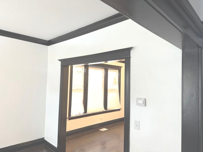 Building Photo - 6522 S Paulina St