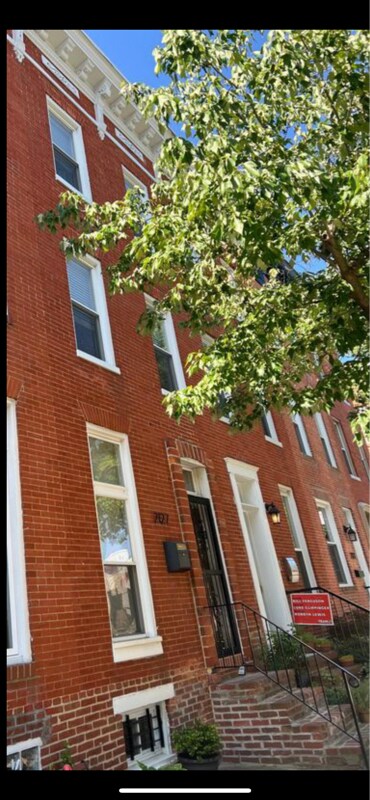 Building Photo - 2127 E Fairmount Ave