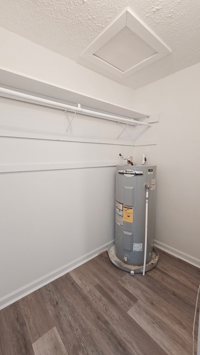 Building Photo - Monetta Apartments