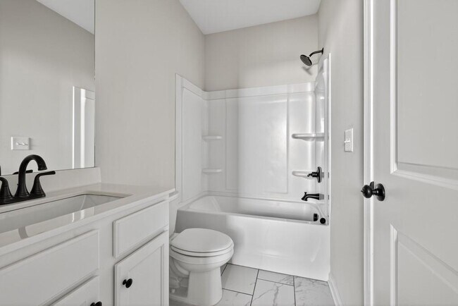 Building Photo - 4407 Silver Oak Dr SW