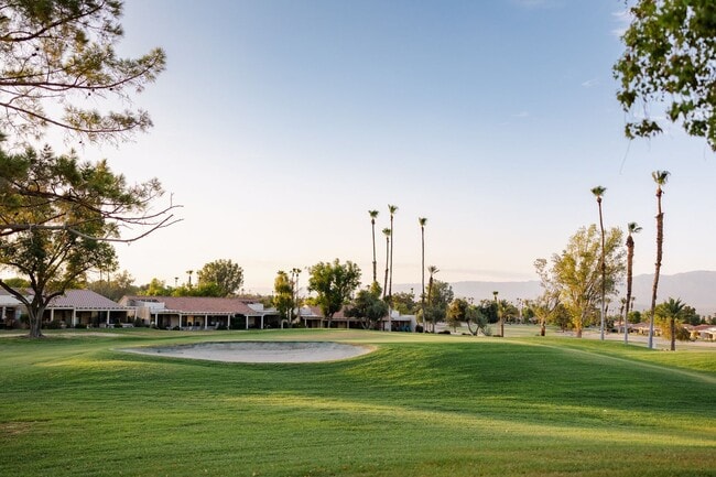 Building Photo - Single-Story 2-Bedroom Condo in Beautiful Palm Desert Resorter HOA!