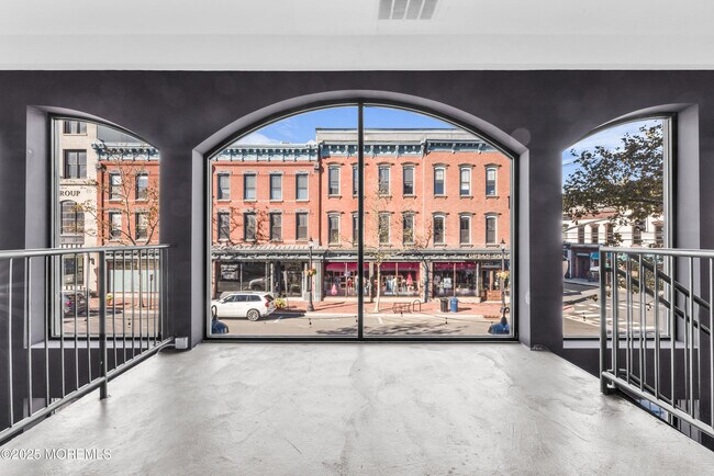 Building Photo - 7 Broad St