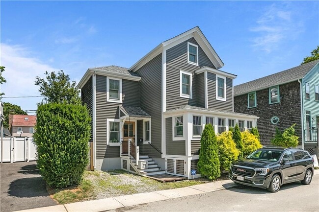 Primary Photo - 45 Burnside Ave