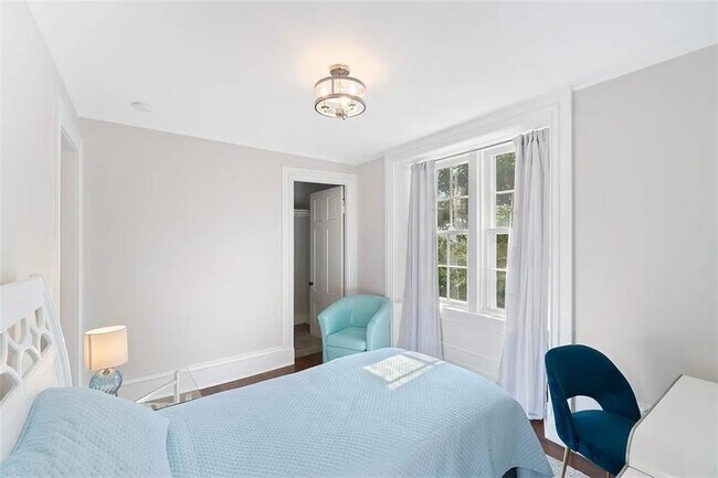 Building Photo - 77 Coggeshall Ave