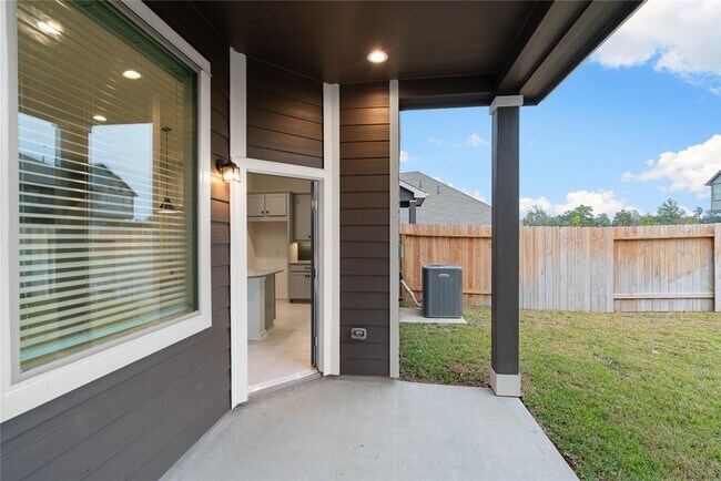 Building Photo - 631 Silver Pear Ct