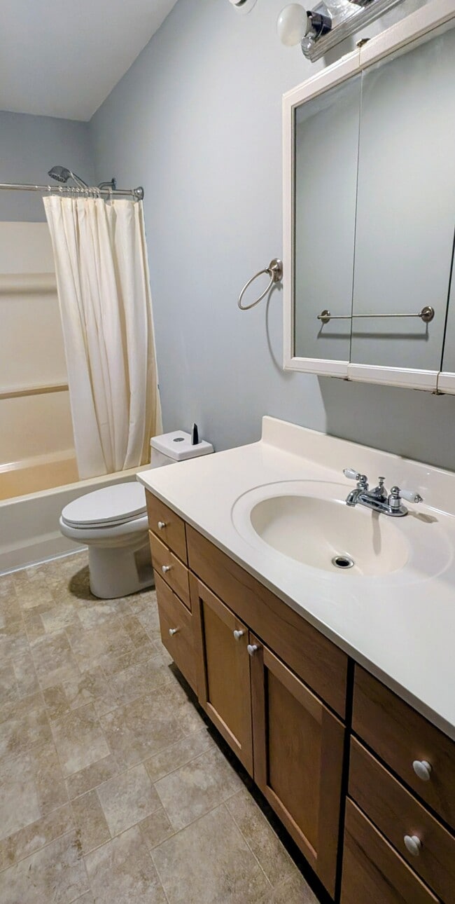 Building Photo - 3885 Sonoma Ave