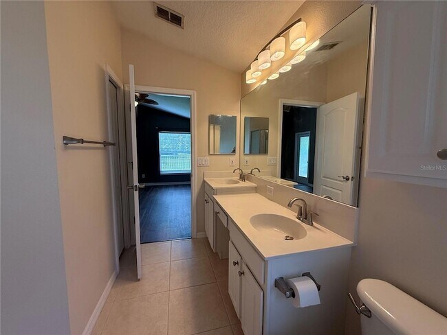 Building Photo - 219 Bay Arbor Blvd