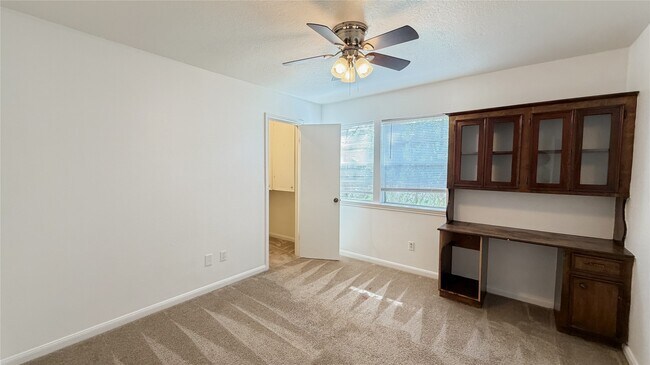 Building Photo - 18010 Blundell Dr