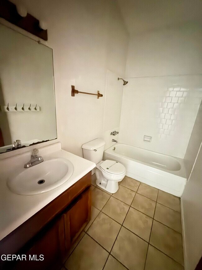 Building Photo - 10828 Quartz St