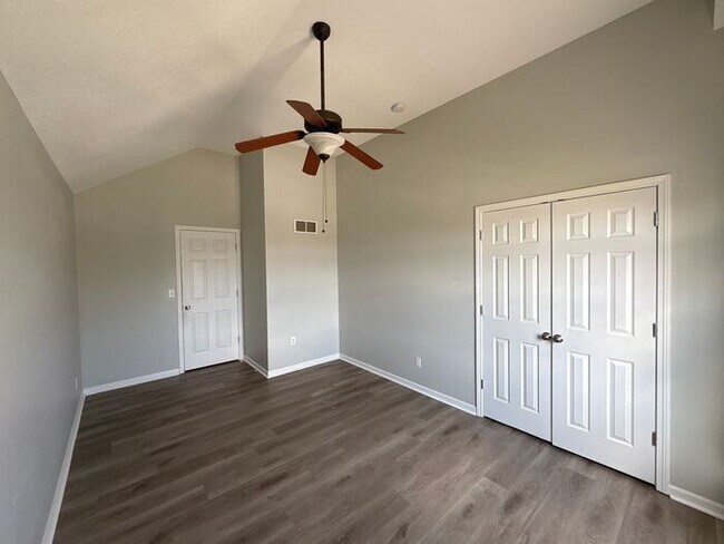 Building Photo - 3-Bedroom Home in a Quiet, Relaxing Neighb...