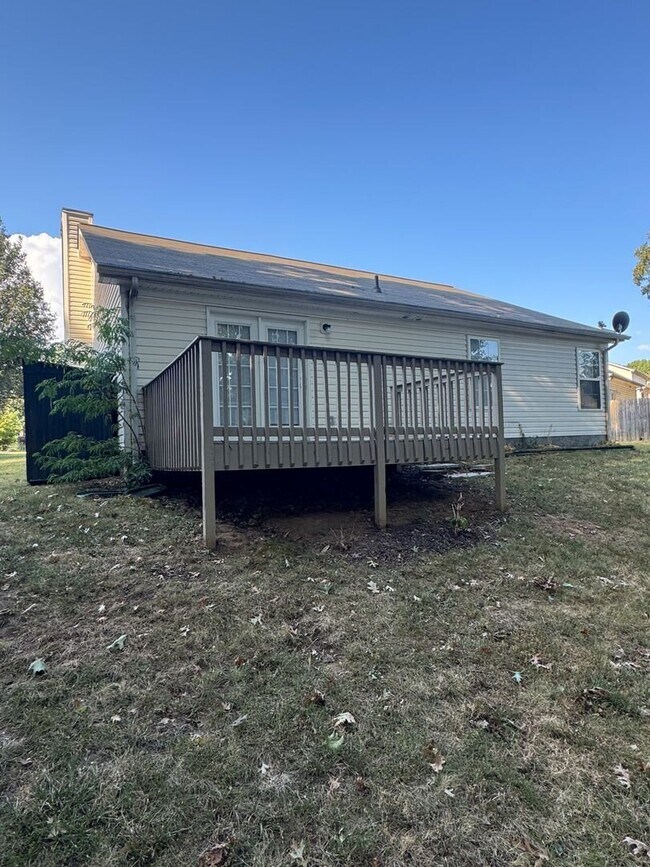 Building Photo - Beautiful 3 bed 2 bath home with open floorplan