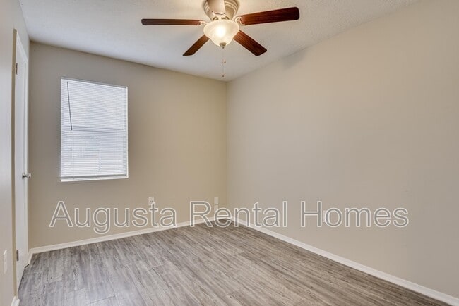 Building Photo - 2573 Tobacco Rd