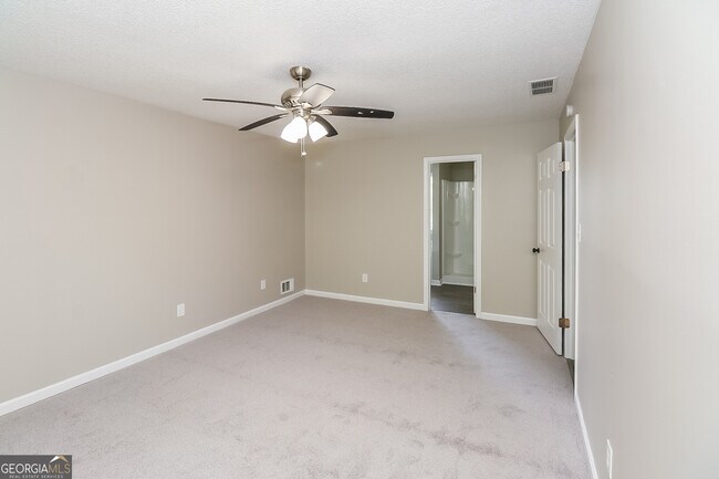 Building Photo - 10972 Clearwater Dr