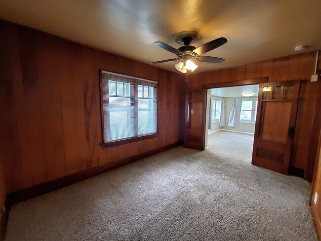 Building Photo - 808-810 W 2nd St