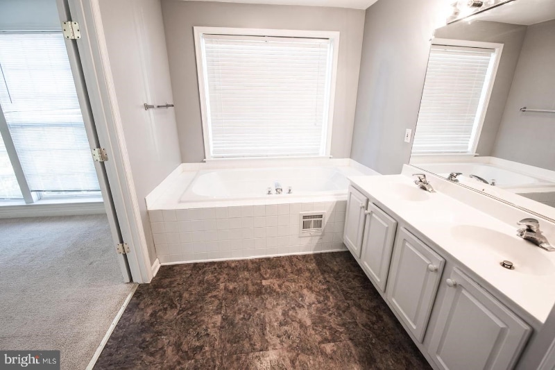 Building Photo - 45744 Smoketree Terrace