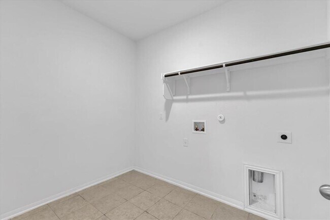 Building Photo - 209 Oldbridge Dr