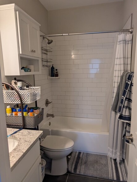 Building Photo - 238 Summerhill