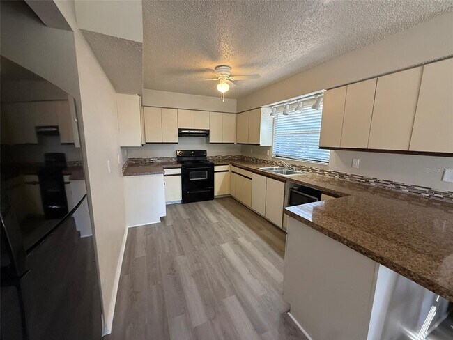 Building Photo - 177 W Cowles St