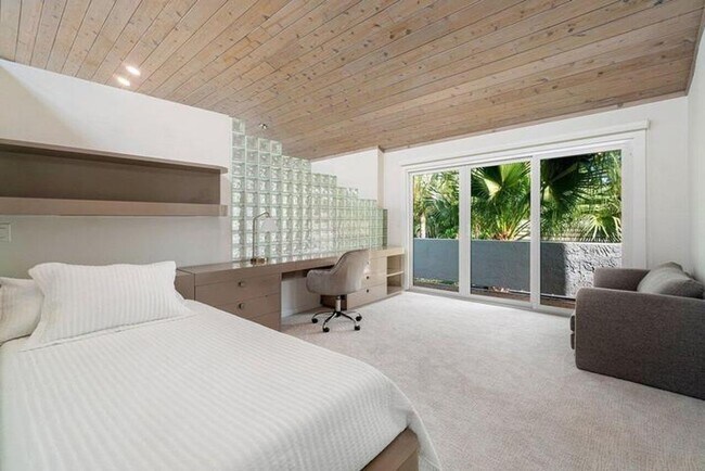 Building Photo - 6110 N Ocean Blvd